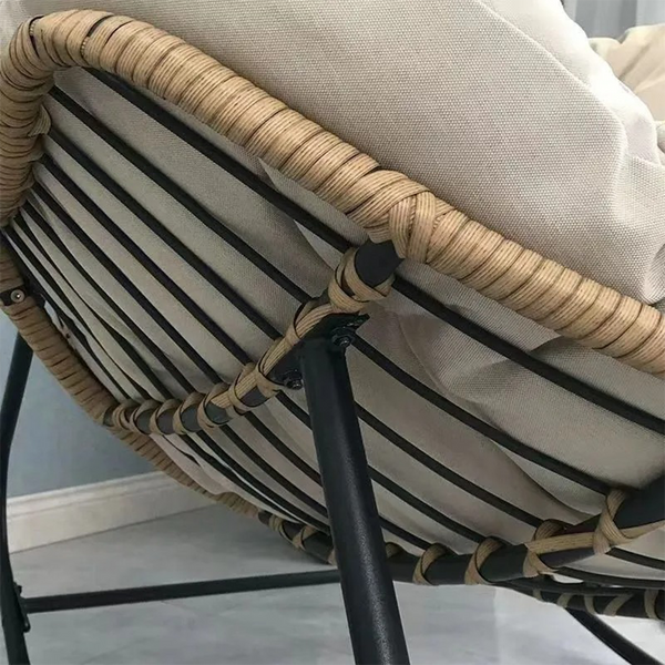Fauteuil à Bascule Confortable – Relaxation Ultime.
