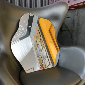 Miroir Irregulier de Charme.