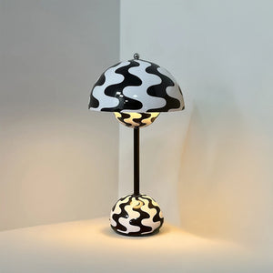 Lampe Rétro Pop – Style Psychédélique & Fonctionnalités Modernes.