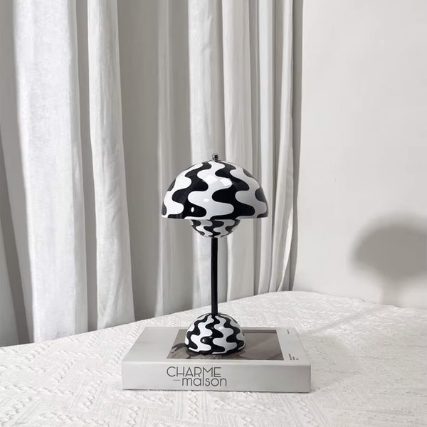 Lampe Rétro Pop – Style Psychédélique & Fonctionnalités Modernes.