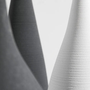 Slender Sculptural Vase – Modern Ceramic Black or White