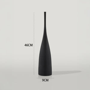 Slender Sculptural Vase – Modern Ceramic Black or White